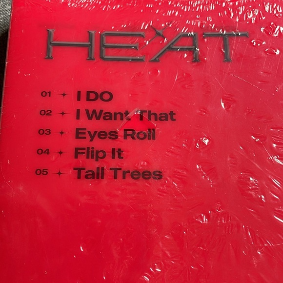 (G)I-DLE - HEAT - Target Exclusive, CD (FLARE VER.) K-Pop - Picture 6 of 6